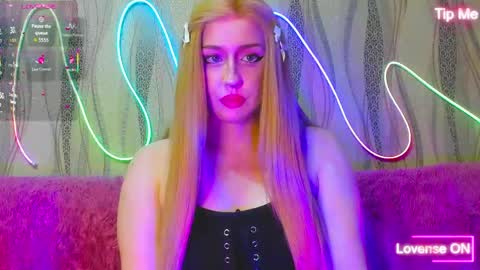 Snapshot of therosesweet chatting on June 2, 7:38 pm Rose online show from June 2, 7:38 pm
