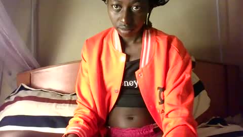 Snapshot of therry_heart chatting on July 16, 7:25 am hearty online show from July 16, 7:25 am