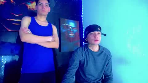 Snapshot of theshamefulboys chatting on July 9, 5:11 am David y Daniel online show from July 9, 5:11 am