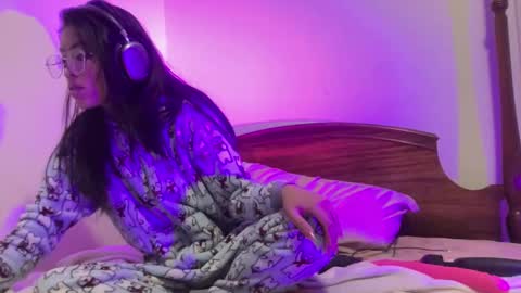 silky baby online show from November 27, 2:02 am