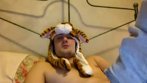 Snapshot of thesimplerock chatting on January 26, 1:09 am thesimplerock online show from January 26, 1:09 am