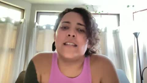 Snapshot of thethiccilakeshow chatting on October 1, 3:23 am thethiccilakeshow online show from October 1, 3:23 am