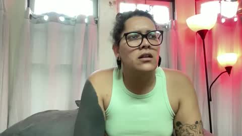 Snapshot of thethiccilakeshow chatting on October 7, 1:36 am thethiccilakeshow online show from October 7, 1:36 am