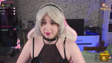 Snapshot of thetrixy chatting on October 31, 3:57 pm The Great And Powerful Trixie online show from October 31, 3:57 pm