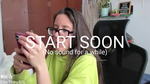 Nicole online show from October 21, 2:51 pm