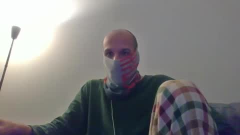 Scarf guy online show from October 21, 6:25 am