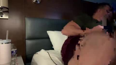 Snapshot of thetwolivecrew22 chatting on November 15, 10:01 am The Wild Ones online show from November 15, 10:01 am