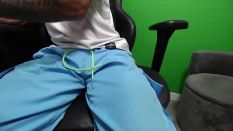 Snapshot of thevulvaaddict chatting on June 8, 7:25 pm TheVulvaAddict aka kuruptxxx online show from June 8, 7:25 pm