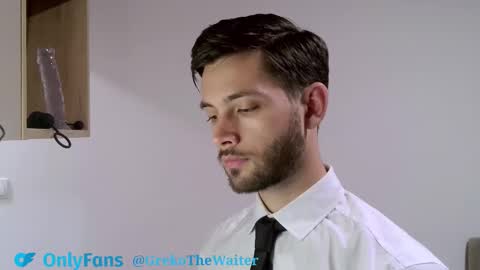 The Waiter online show from December 4, 8:34 am