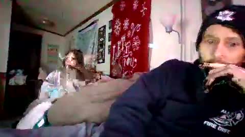 Snapshot of theycallmemellowthebreeze chatting on January 5, 1:56 am mellow online show from January 5, 1:56 am