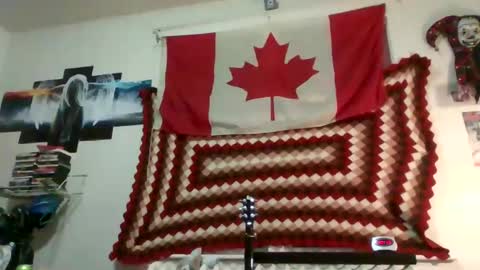 Snapshot of theycallmemellowthebreeze chatting on March 12, 2:09 am mellow online show from March 12, 2:09 am