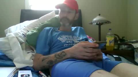 Snapshot of theycallmemellowthebreeze chatting on September 14, 3:44 pm mellow online show from September 14, 3:44 pm