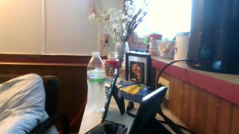 Snapshot of theycallmemellowthebreeze chatting on September 20, 9:38 pm mellow online show from September 20, 9:38 pm