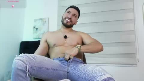 Thiago online show from April 6, 11:38 pm