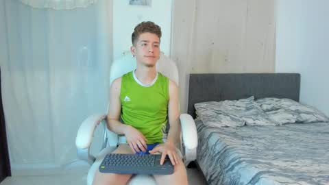 Manuel online show from December 18, 2:06 am