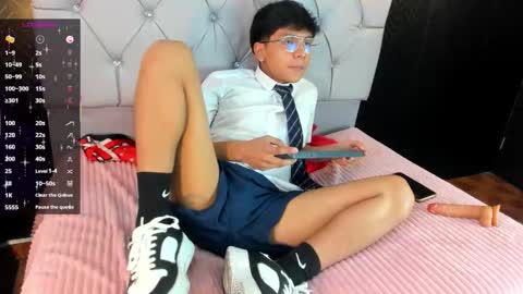 Snapshot of thiago_kozak chatting on September 25, 1:04 pm thiago online show from September 25, 1:04 pm