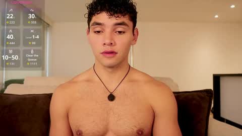 Snapshot of thiago_l chatting on April 28, 5:40 pm Just Thiago online show from April 28, 5:40 pm