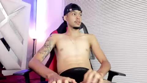Thiago online show from June 17, 8:54 pm