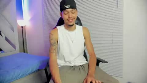 Thiago online show from July 7, 7:29 pm