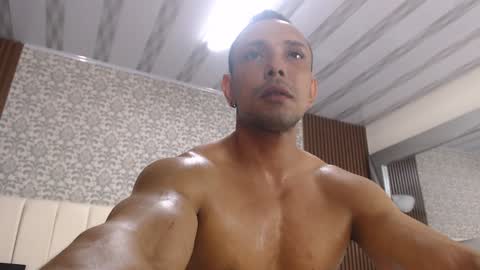 Snapshot of thiago_summers chatting on December 7, 2:02 pm Thiago Summers online show from December 7, 2:02 pm