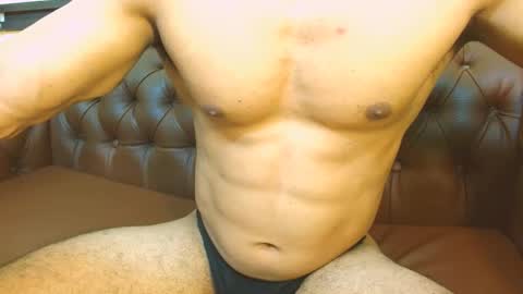 Snapshot of thiago_summers chatting on February 20, 2:28 pm Thiago Summers online show from February 20, 2:28 pm