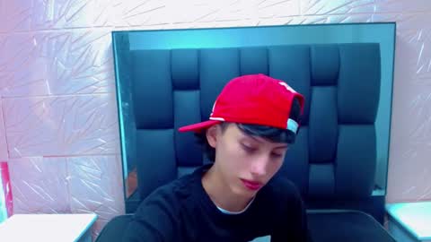 thiago_twink38 online show from January 16, 6:39 am