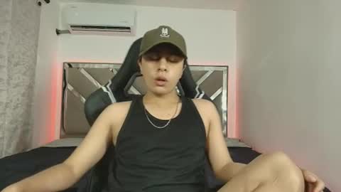 Snapshot of thiago_vega_ chatting on July 13, 8:00 pm Thiago online show from July 13, 8:00 pm