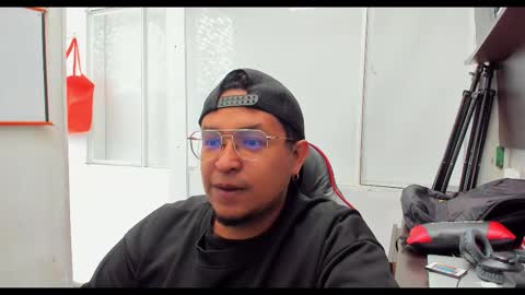 Snapshot of thiagofatwood chatting on November 16, 3:06 pm thiagofatwood online show from November 16, 3:06 pm