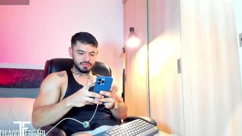 Snapshot of thiagoferrari1 chatting on May 18, 11:10 pm thiago online show from May 18, 11:10 pm