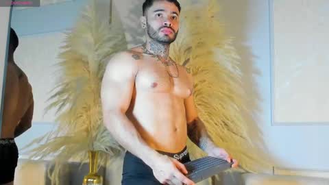 Snapshot of thiagoferrari1 chatting on May 31, 2:09 am thiago online show from May 31, 2:09 am