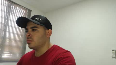 Thiago online show from December 3, 9:13 pm