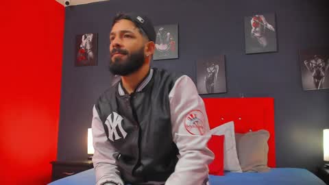 Thia Gomez online show from December 11, 12:02 pm