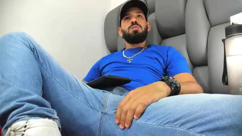 Thia Gomez online show from March 24, 7:08 pm