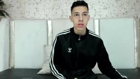 Thiago   online show from December 5, 8:00 pm