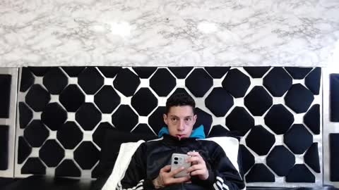 Thiago   online show from March 7, 7:38 pm