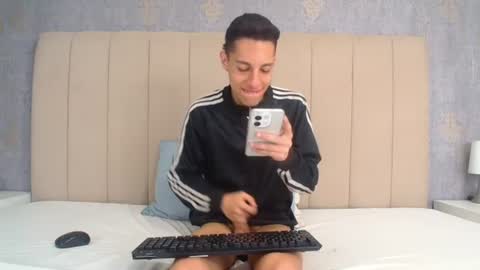 Thiago   online show from July 17, 1:29 pm
