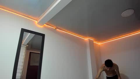 Thiago Wells online show from December 7, 4:58 pm