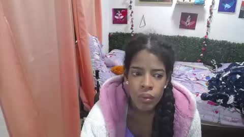 thiana_horny online show from June 9, 1:01 pm