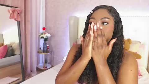 ThianaLopez online show from January 14, 10:58 pm