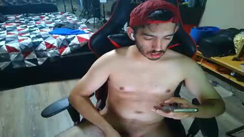 Snapshot of thiccdicckjohnny chatting on June 21, 12:13 am ThiccDicckJohnny online show from June 21, 12:13 am