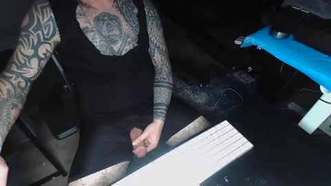 Snapshot of thicchogg chatting on February 15, 7:16 am thicchogg online show from February 15, 7:16 am