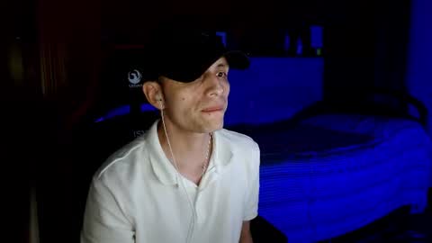 Snapshot of thick_and_big_cock chatting on June 14, 12:19 am Latino 8.5 inches online show from June 14, 12:19 am