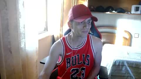 Snapshot of thick_and_big_cock chatting on June 14, 6:32 pm Latino 8.5 inches online show from June 14, 6:32 pm