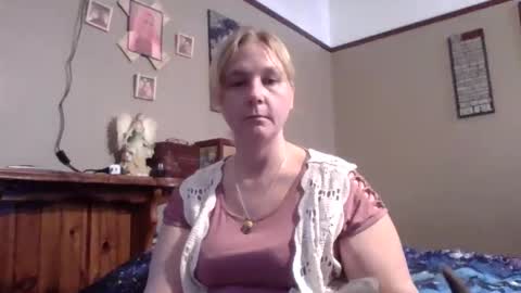 Snapshot of thickblonde_92 chatting on November 5, 6:08 pm thickblonde_92 online show from November 5, 6:08 pm
