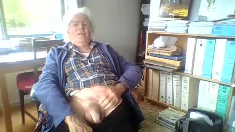 Thickcockat71 online show from December 16, 1:43 am