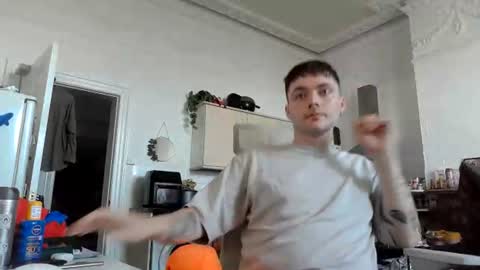 Snapshot of thickpl4ntguy chatting on July 18, 6:01 pm thickpl4ntguy online show from July 18, 6:01 pm