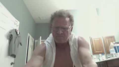 thicksweetcum online show from March 2, 4:14 am