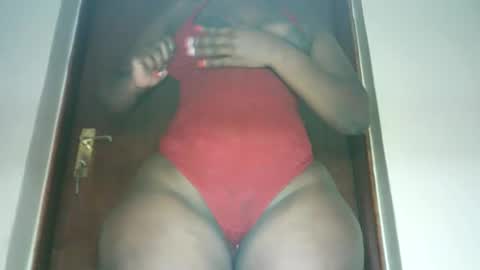 thickybabe_05 online show from February 14, 6:12 am