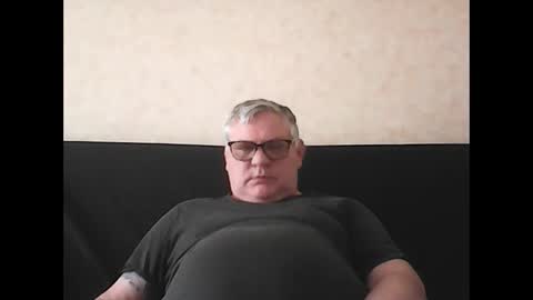 Thierrysymp online show from December 31, 9:21 am