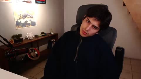 Snapshot of thieves_us chatting on February 17, 3:47 am thieves_us online show from February 17, 3:47 am